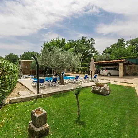 Lesa With Private Bathroom For 2 People Rovinjsko Selo
