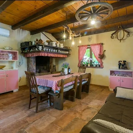 Lesa With Private Bathroom For 2 People Bed & Breakfast *