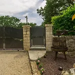 B&B Lesa With Private Bathroom For 2 People
