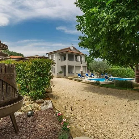 B&B Lesa With Private Bathroom For 2 People 3*